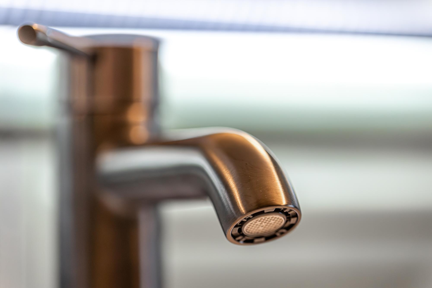 Na jakiej wysokości bateria podtynkowa pod umywalką?